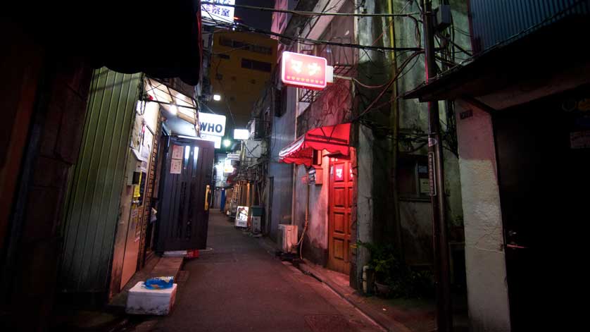 Golden Gai alley, Shinjuku, Tokyo, Japan.