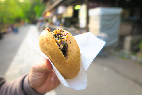 Soba sandwich at Jindaiji Temple, Chofu.