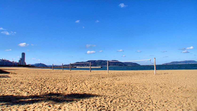 Momochi Beach, Momochi Seaside Park, Fukuoka, Fukuoka Prefecture Prefecture, Kyushu.