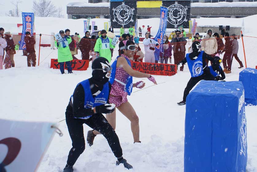 World Championship Snowball Fight in Koide.