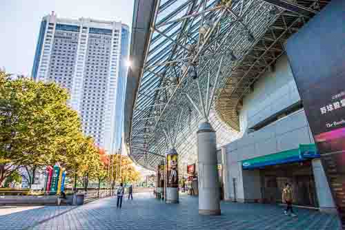 Tokyo Dome Hotel with Tokyo Dome in foreground.