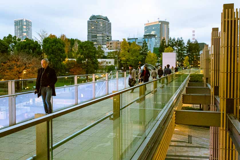 Walkway to Midtown Garden and Hinokicho Park, Tokyo Midtown, Akasaka, Tokyo.