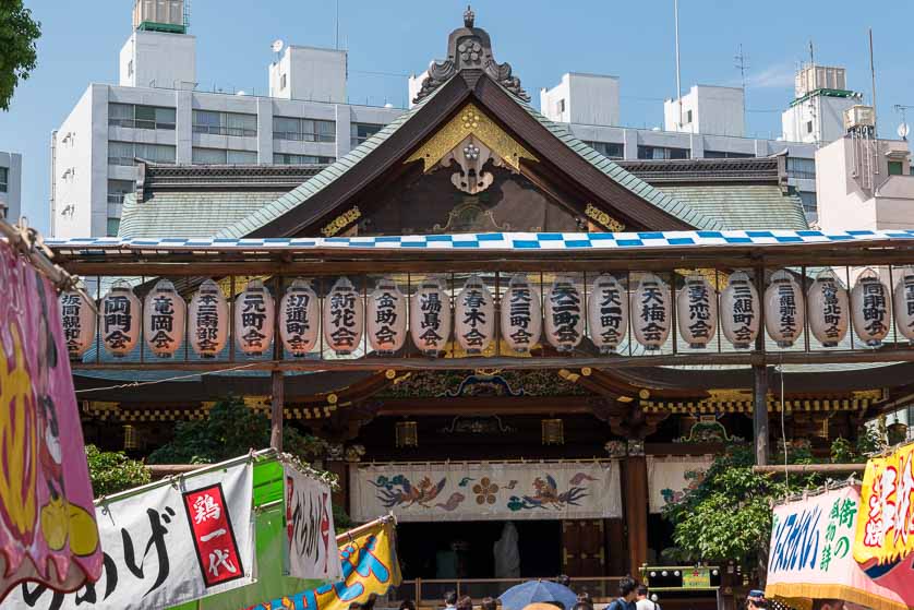 Yushima Tenjin Shrine on festival day.