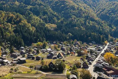 Shirakawago villaggio patrimonio mondiale dell'Unesco nelle Alpi giapponesi