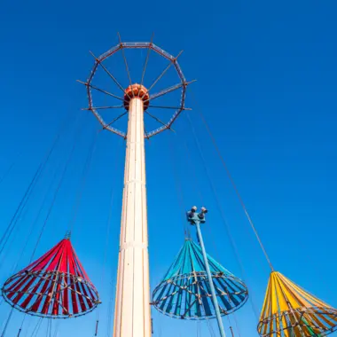 Attractions des parachutes de la Tokyo Dome City