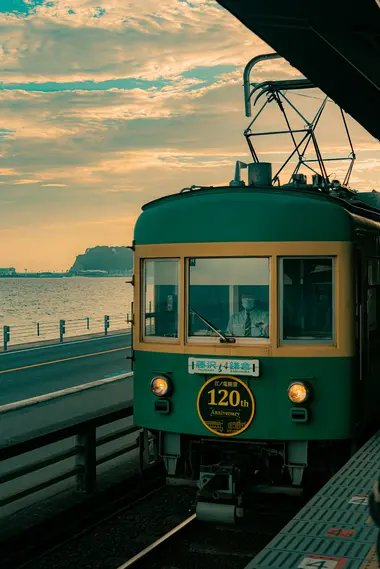 kamakura enoshima enoden train