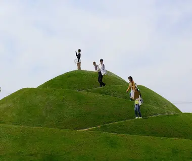 Le monticule de 6,5 mètres de haut a été construit à partir d'un sol granitique que l'on trouve couramment dans la préfecture de Kagawa.