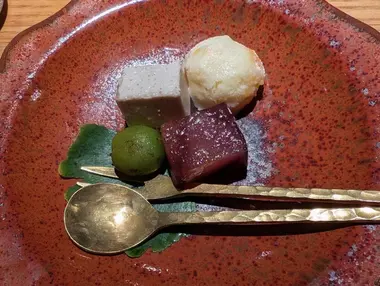 Dessert at Giro Giro Hitoshina in Gion, Kyoto
