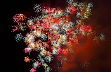 The Hanabi are a real institution and thus form an inevitable ritual of summer.