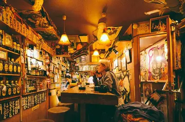 Un des microscopiques bars du Golden Gai de Tokyo.