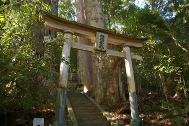 Entrée d'un temple à Kumano