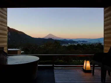 Un onsen privé avec vue sur le Mont Fuji !