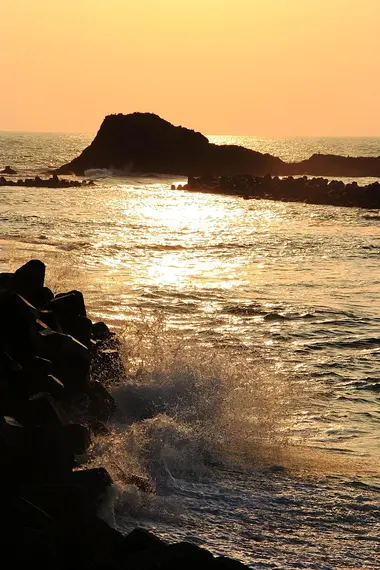 Coucher de soleil sur la côte de Sasagawa Nagare