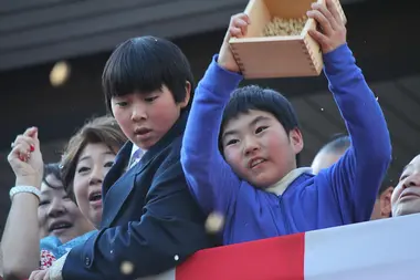 Mame maki at Setsubun