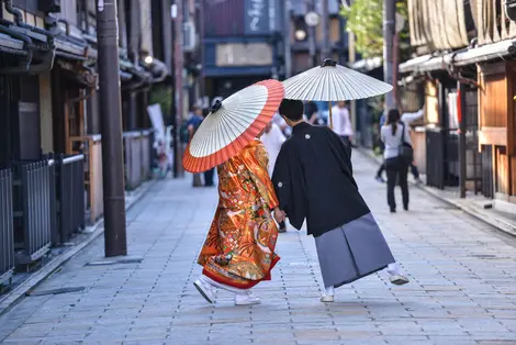 Pareja en Japón - Gilad Fiskus