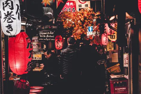 Vicolo del ristorante Yakitori a Shinjuku, Tokyo