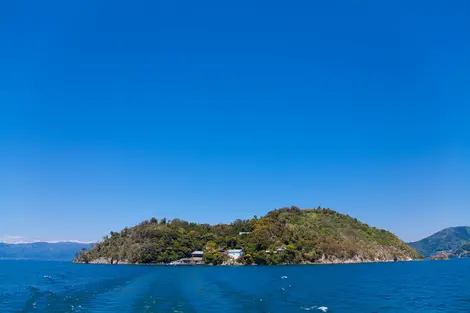 Biwa lake - Chikubushima from the boat