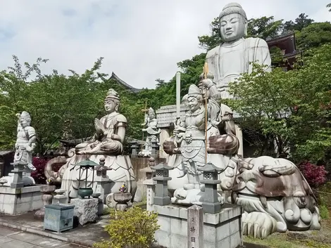 Tsubosaka-dera Temple and its statues