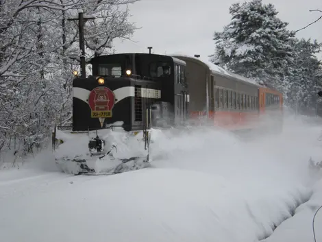 Tsugaru Railway Stove ressha train