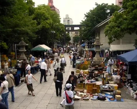 El mercado de la pulga Oedo Antique Market tiene lugar cada primer y tercer domingo del mes.