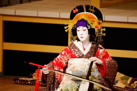 Un onnagata, actor especializado en los papeles femeninos en el teatro kabuki.