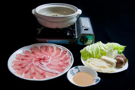 Lo que se necesita para preparar un delicioso shabu-shabu.