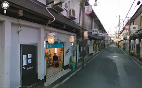 El barrio rojo Tobita Shinchi en Osaka.