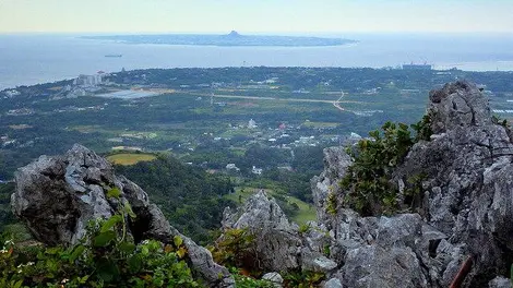 Vista de Ie-jima desde Okinawa