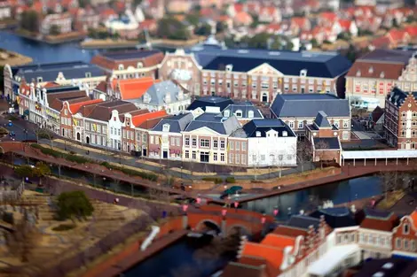 Les reproductions du palais néerlandais d'Huis Ten Bosch sont vraiement frappantes de réalisme