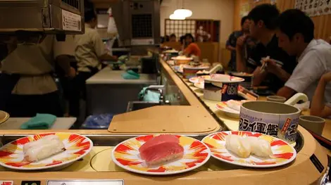  Close-up of a kaitenzushi's conveyer belt sushi