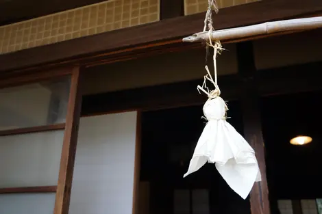 La poupée Teru Teru Bozu pour conjurer la pluie !