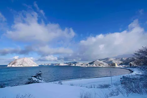 La baie d'Asamushi onsen en hiver