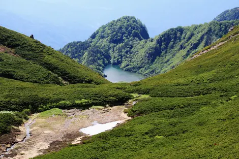 Le parc national Chûbu Sangaku offre de belles randonnées à la journée ou sur plusieurs jours