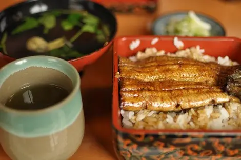 Le jour du bœuf, on mange de l'anguille au Japon