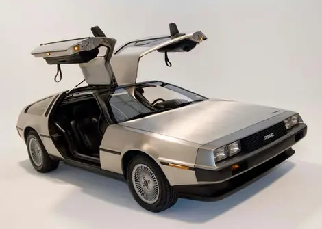 Une DeLorean DMC-12 est aussi exposée au Musée de l'Automobile de Toyota