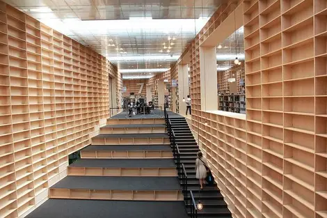 interieur-bibliotheque-musashino