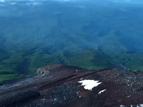 Vue sur la vallée verdoyante