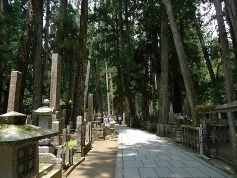 Okunoin cemetery