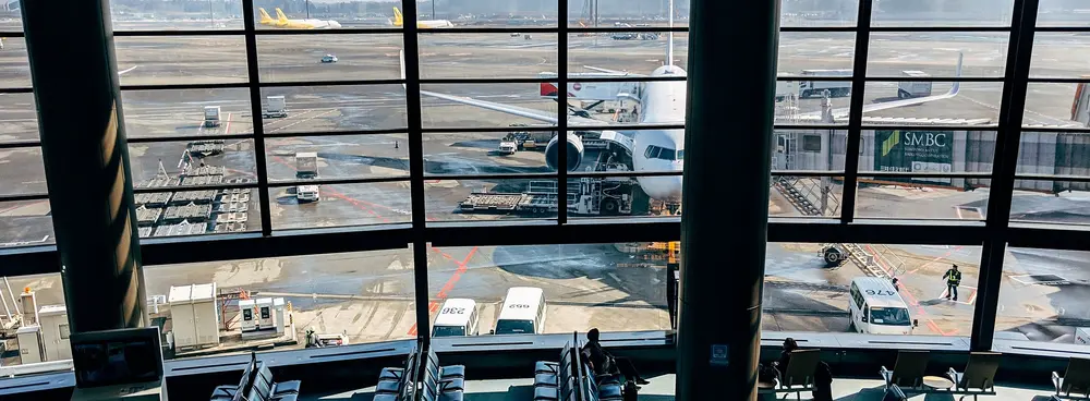 tokyo haneda airport terminal plane view