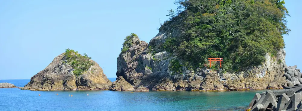 ohama beach shikoku torii