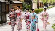 Jeunes filles en yukata