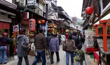 Rue commerçante Omotesando à Miyajima