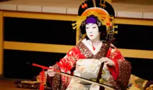 Ein Onnagata, ein auf weibliche Rollen spezialisierter Schauspieler im Kabuki-Theater