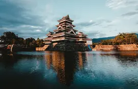 Le château de Matsumoto, connu en tant que "château du corbeau", à cause de son aspect extérieur sombre