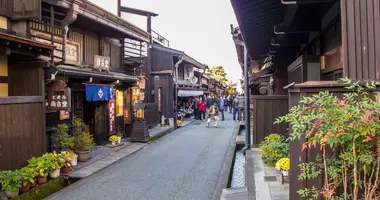 Une rue de maisons traditionnelles à Takayama 