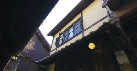 02-facade