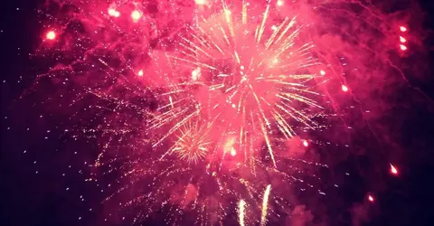 Le feu d'artifice de Kameoka (7 août), dans la banlieue de Kyoto.