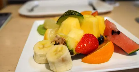 Plateau de fruits au Fruit Café Tamaru à Hiroshima