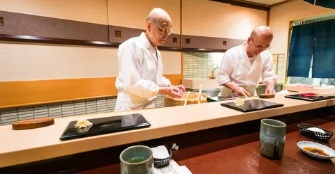 Jiro Ono y su hijo Yoshikazu.