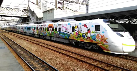 Une ancienne version de train Hello Kitty